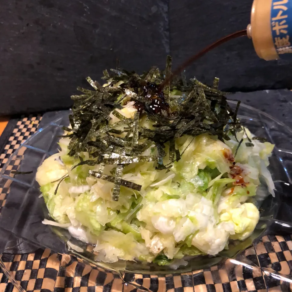 レタスまるごと1個のサラダ！あとがけで海苔にお醤油プラス！|佐野未起さん