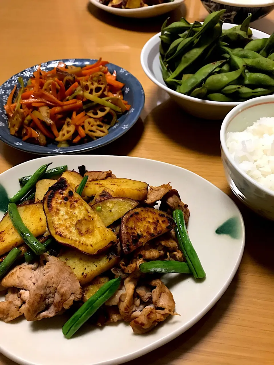 さつまいもと豚肉の炒め物&レンコンのきんぴら|sinさん