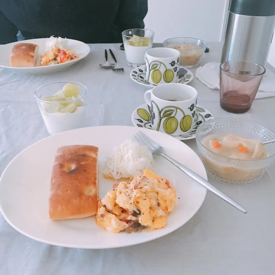 Snapdishの料理写真:#チンするごちそうスープパスタ で日曜日の #朝ごパン|gintanさん