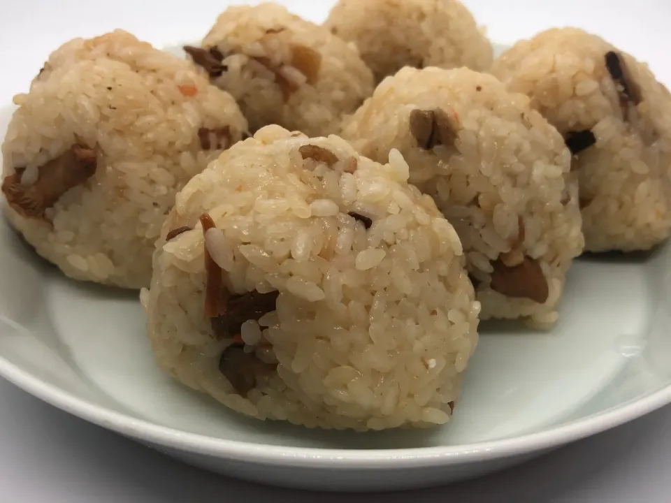 明日の朝食 きのこのおにぎり🍙|女神さん