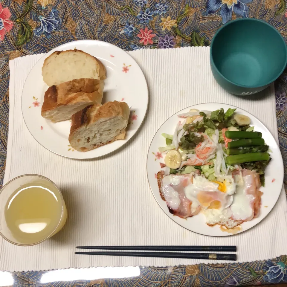 #breakfast #egg#bread#applejuice#mixedsalad#coffee|さとるさん