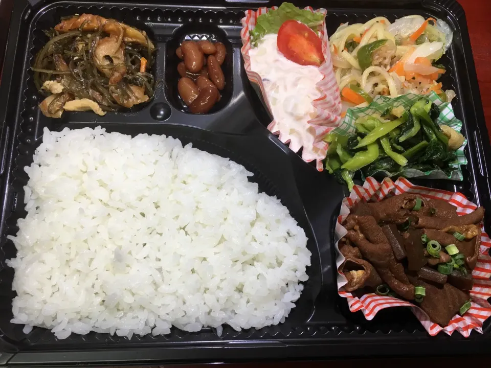 どて煮 日替わり宅配弁当 豊川市豊橋市一部エリア配達|Naokazu Kuritaさん