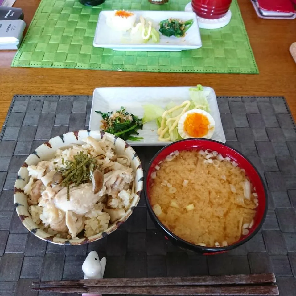 鶏ときのこの炊き込みご飯&スマイルボールの味噌汁|Reikoさん