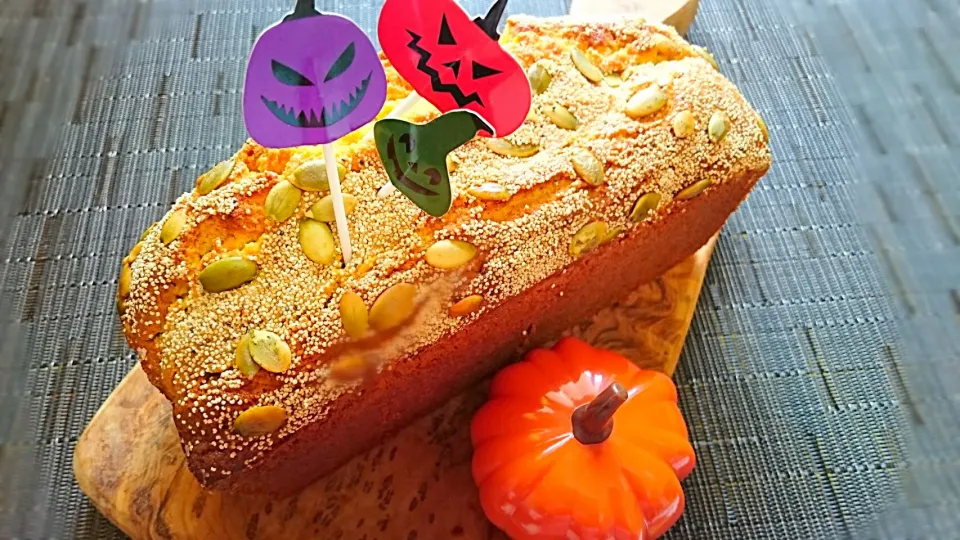 Snapdishの料理写真:餡入り ハロウィン🎃かぼちゃパウンドケーキ❤|ハッピーさん