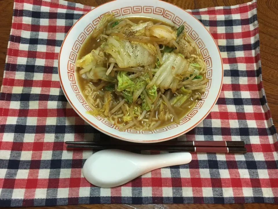 野菜たっぷり味噌ラーメン
  #味噌ラーメン 
  #野菜たっぷり|中島誠晴さん