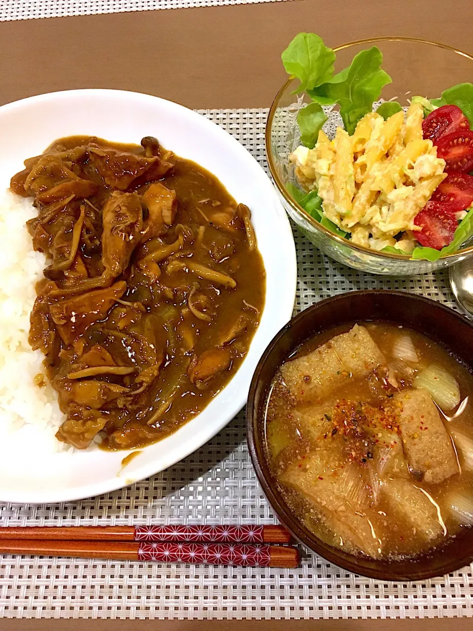 ＊カレー
＊マカロニの明太マヨサラダ
＊油揚げの味噌汁|mayuさん