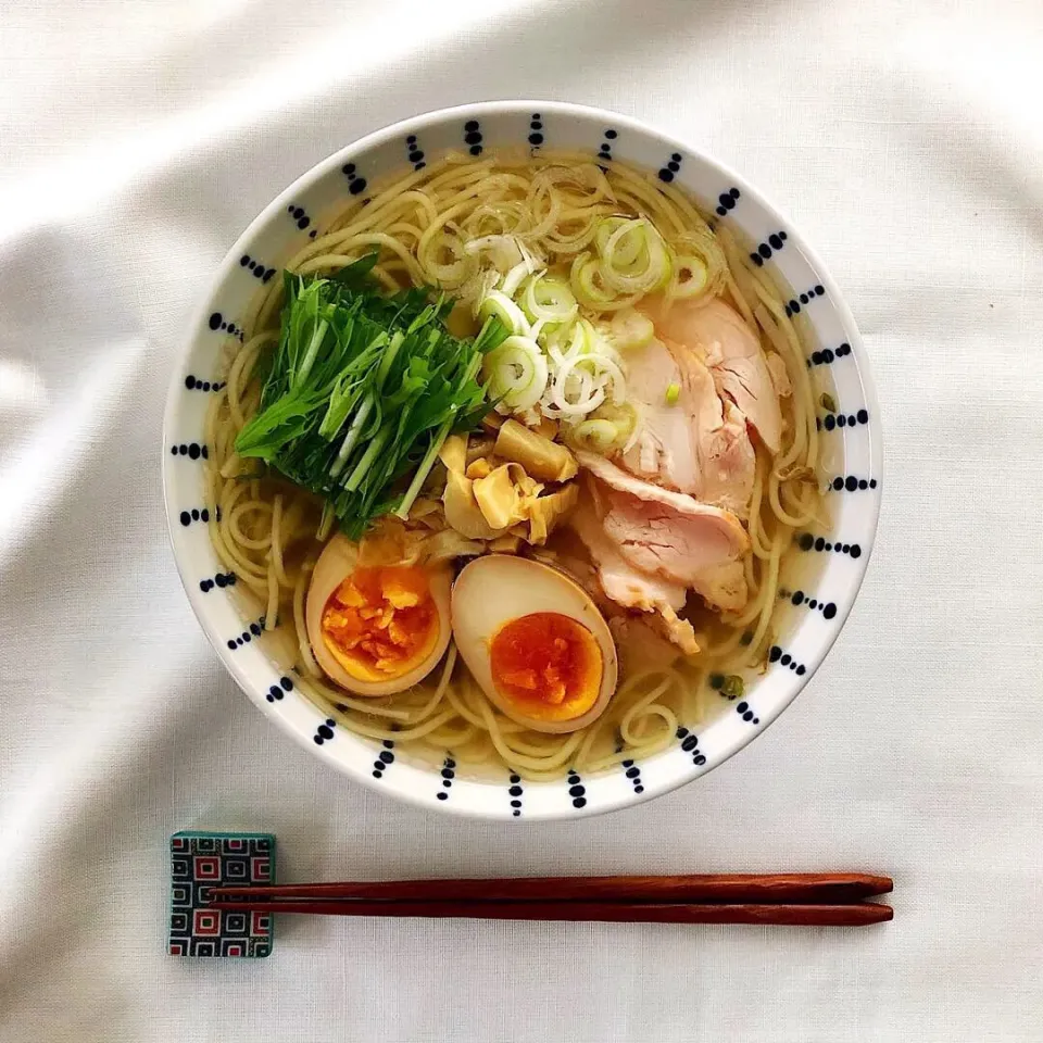 朝ごはんを食べよう☀️ 糖質0麺ともやしで、とってもシンプルな低カロリー塩ラーメン🍜|あしゃぱんさん