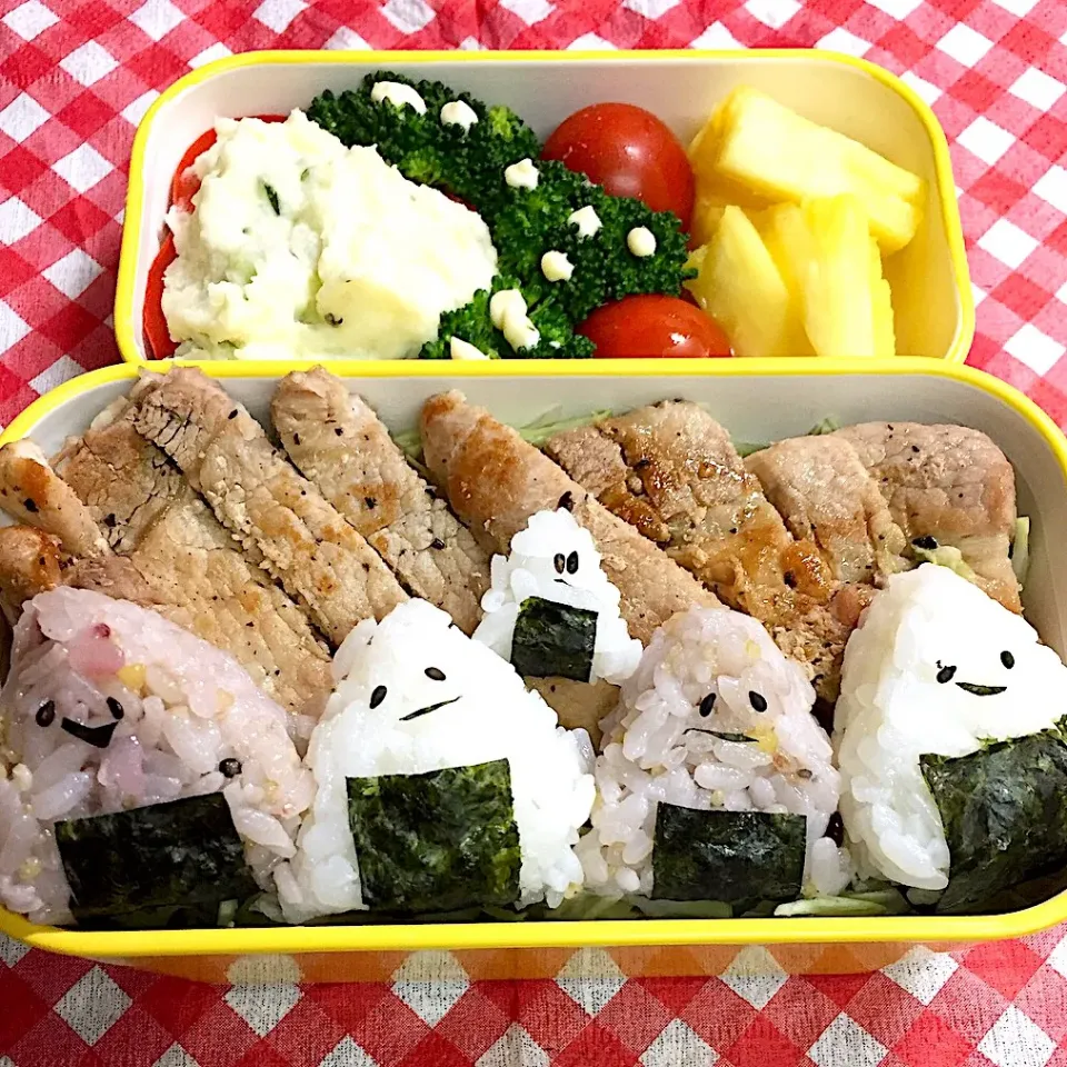 小にぎりちゃん弁当🍙🍙🍙|みっこちゃんさん