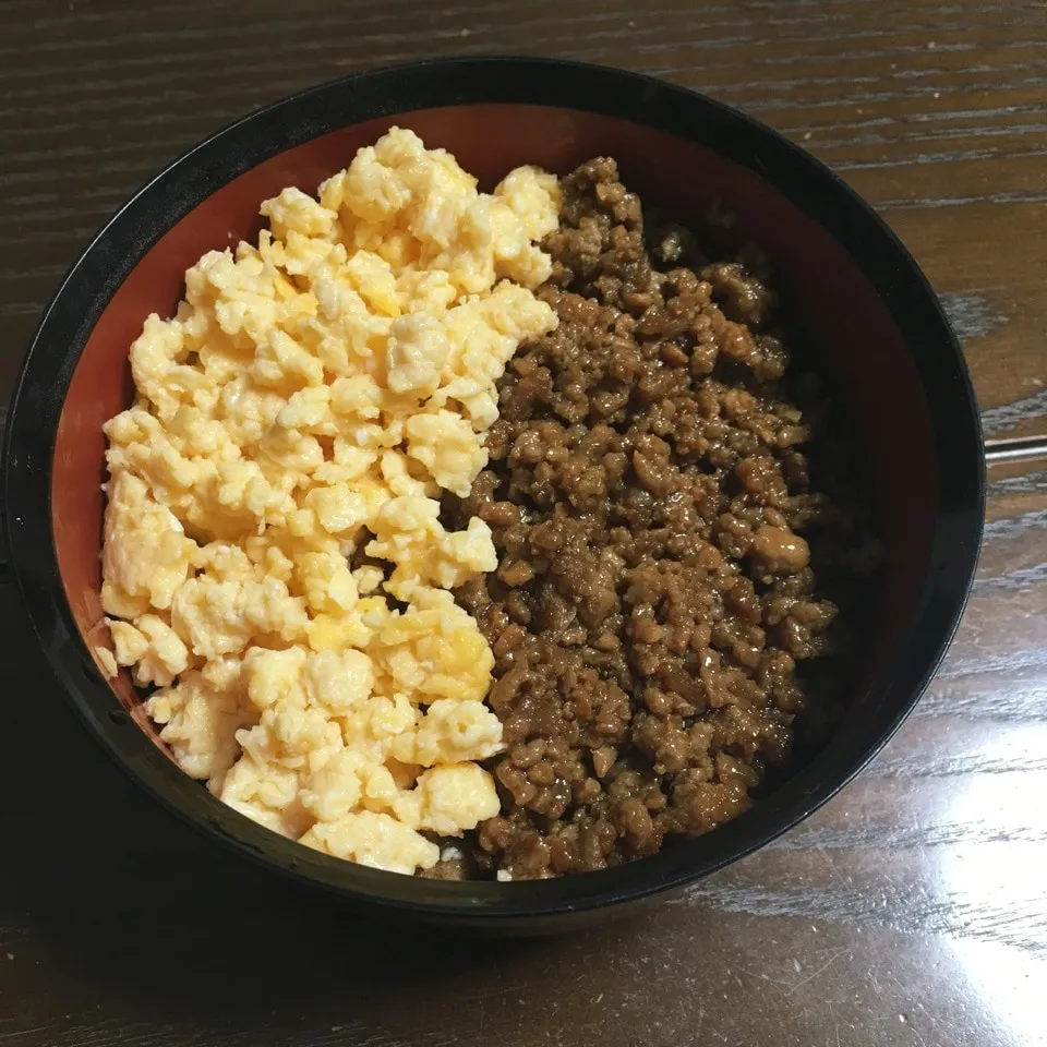 からビーさんの肉味噌〜2色丼|TOMOさん