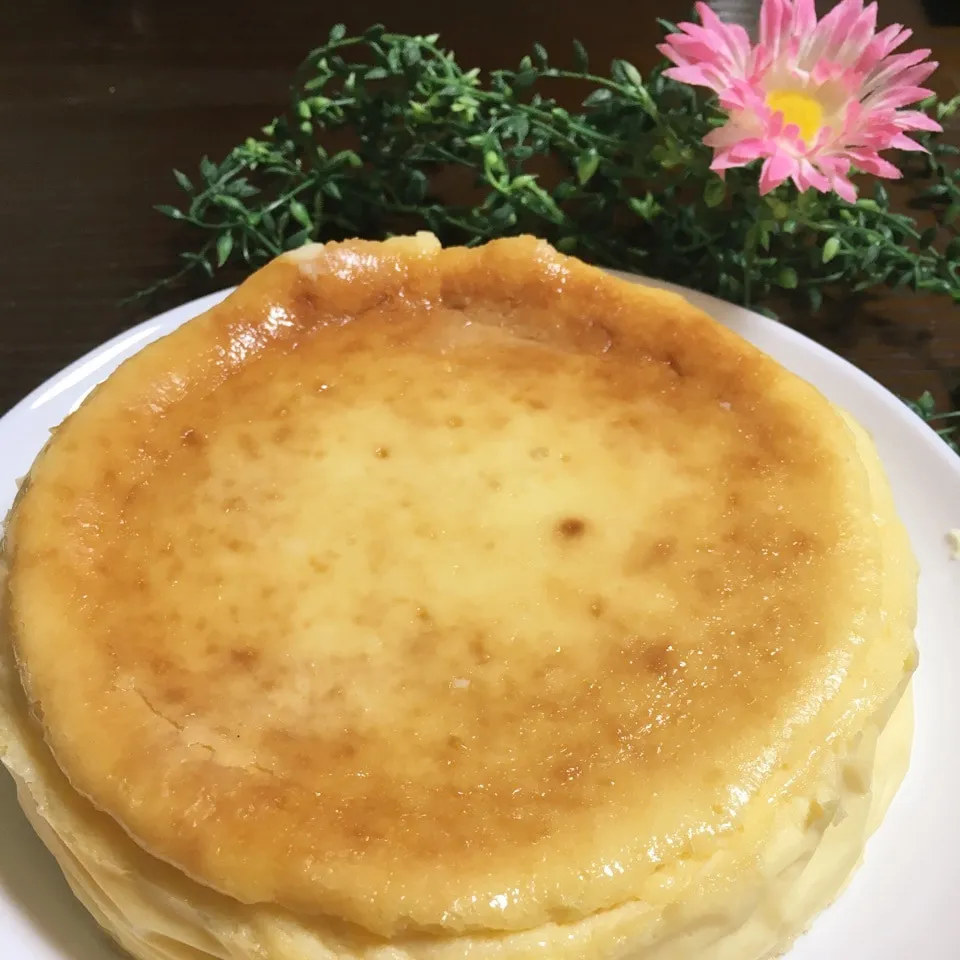 かのりちゃん♪1700投稿🎊シンプルチーズケーキdeお祝い|TOMOさん