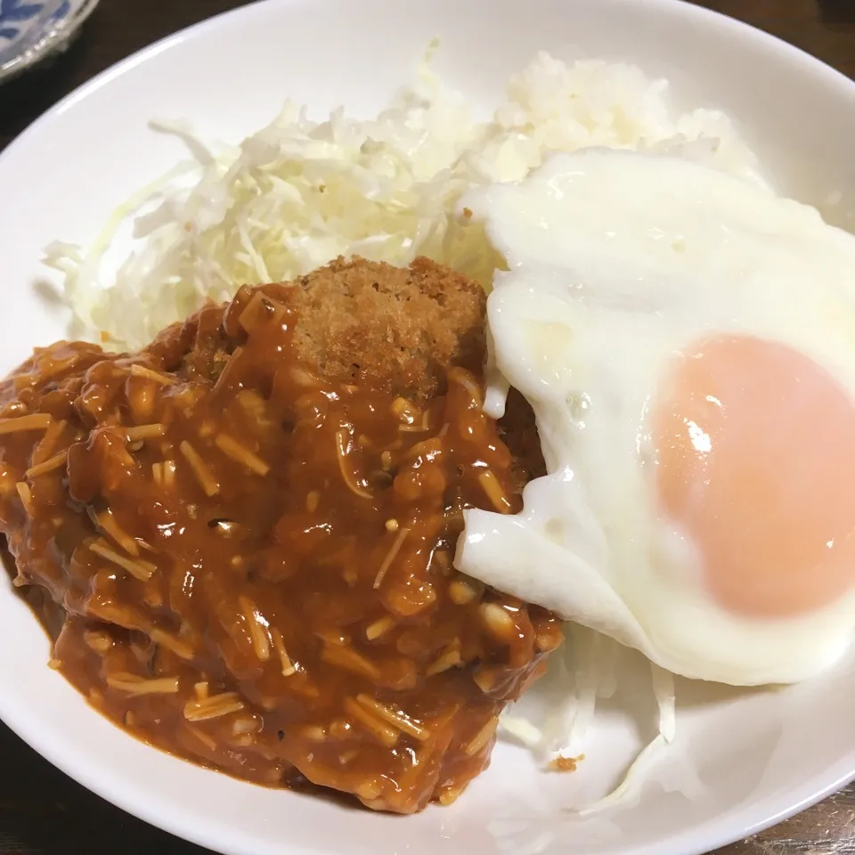 Snapdishの料理写真:KOICHIさんのデミグラスソース使いのデミカツ丼|TOMOさん