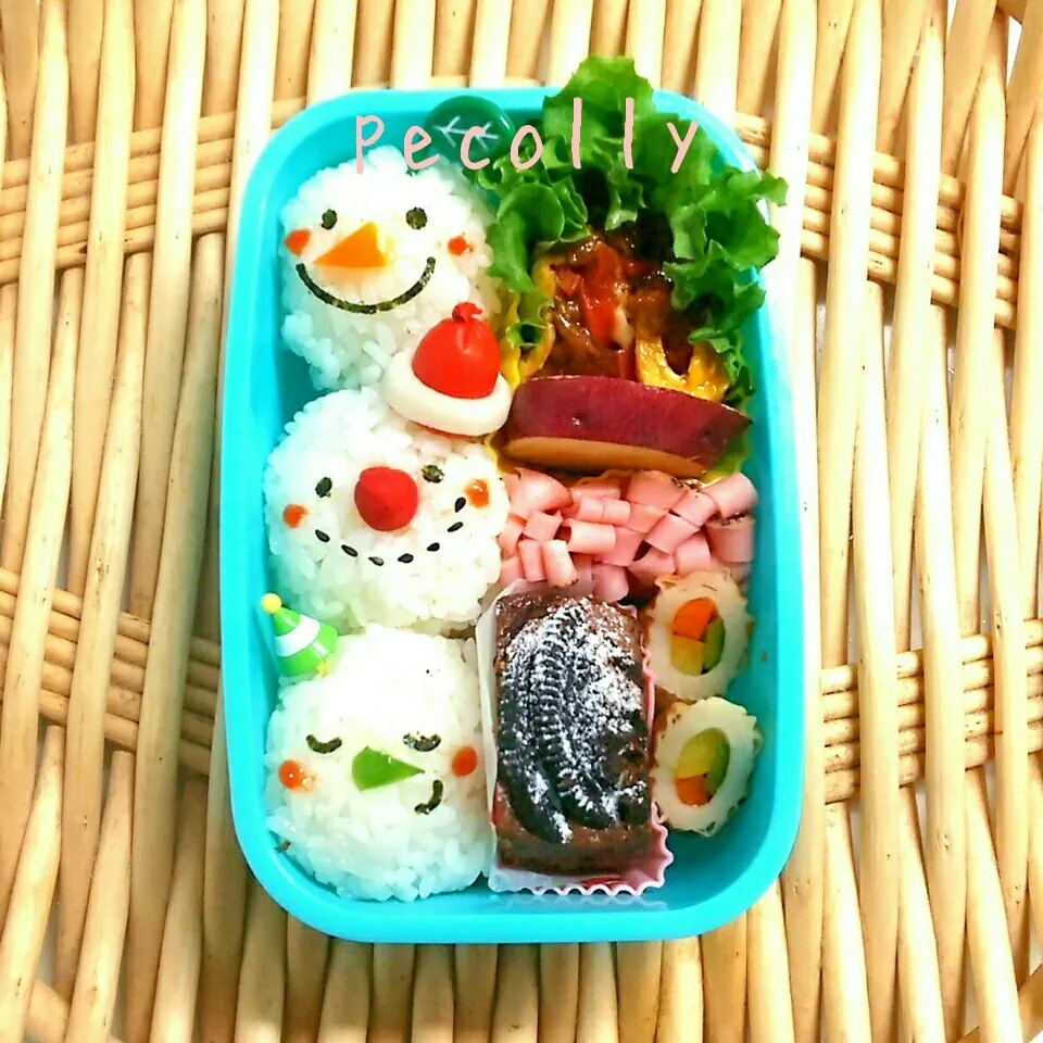 Snapdishの料理写真:今日のお弁当～スノーマンおにぎり＆カレーオムレツ|kanakoさん