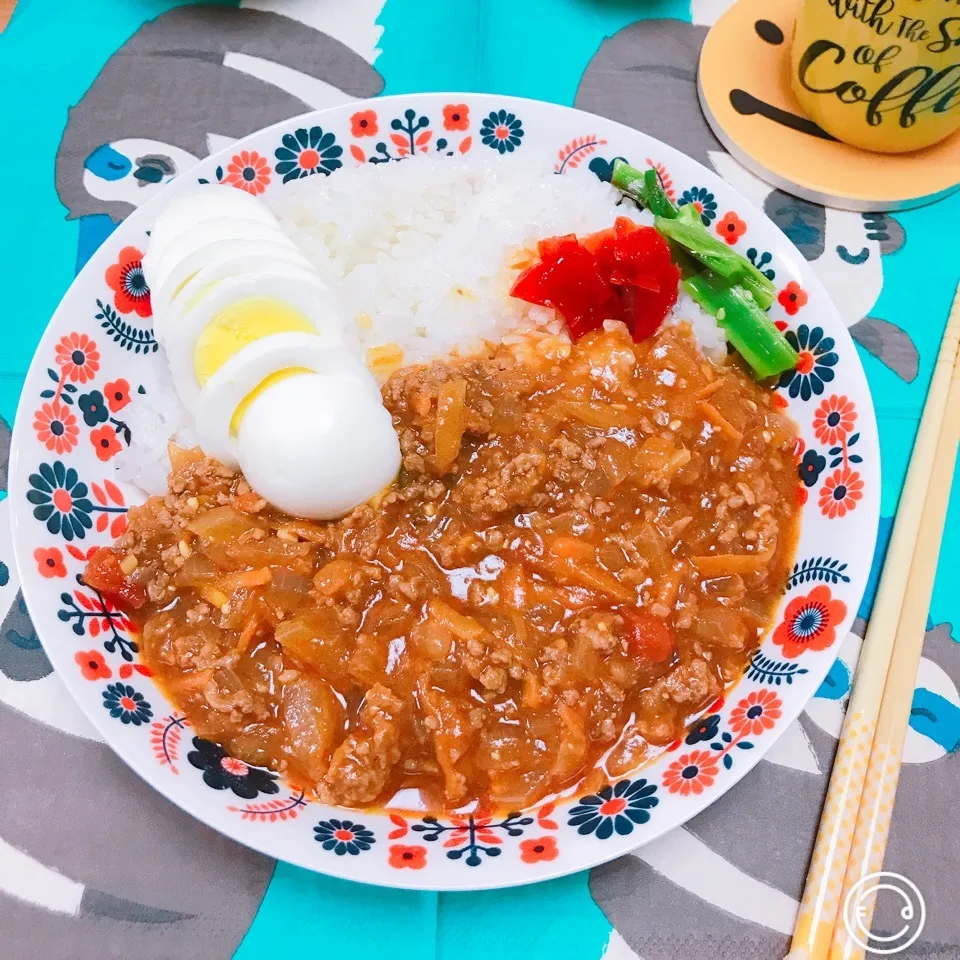 Snapdishの料理写真:1700投稿かのりちゃん💓キーマカレー|Harumiさん