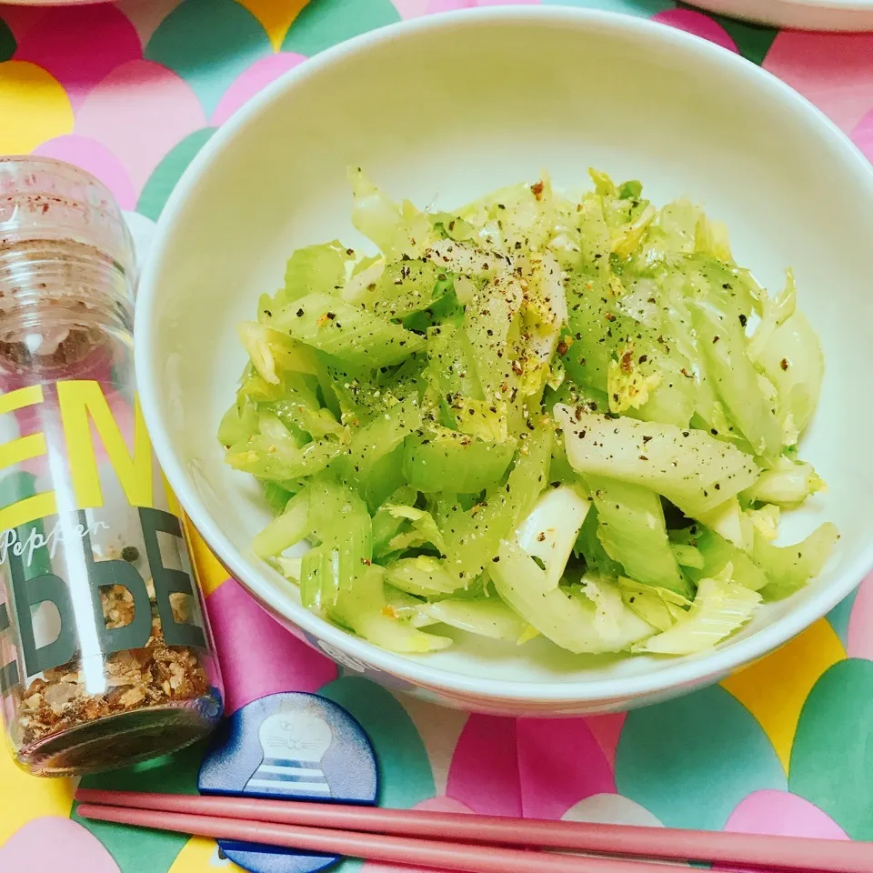 Snapdishの料理写真:食べ始めたら、止まらない やみつきセロリ🤩|Harumiさん