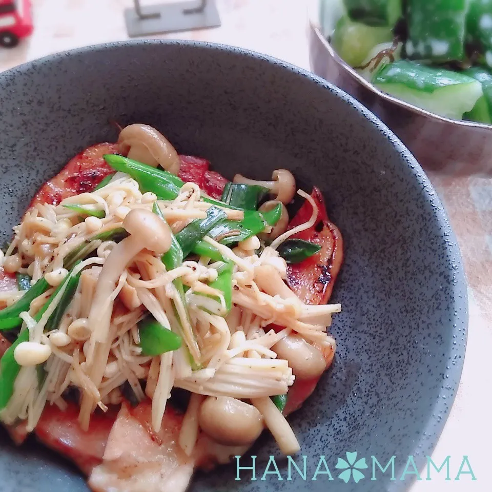 厚切りソーセージ♡ネギときのこのソテー|花ママさん