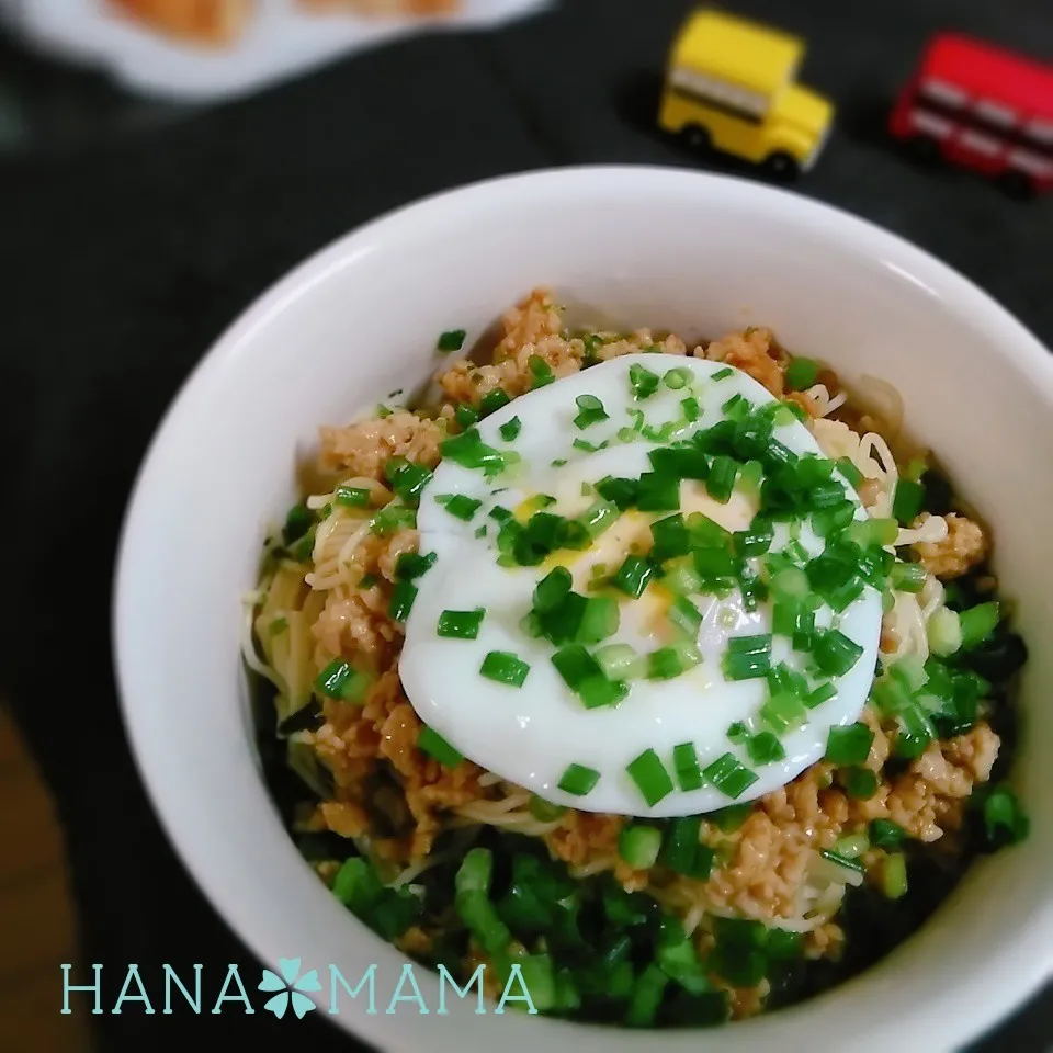 Snapdishの料理写真:温玉失敗～それでも美味しい油そば素麺❀追記あり❀|花ママさん