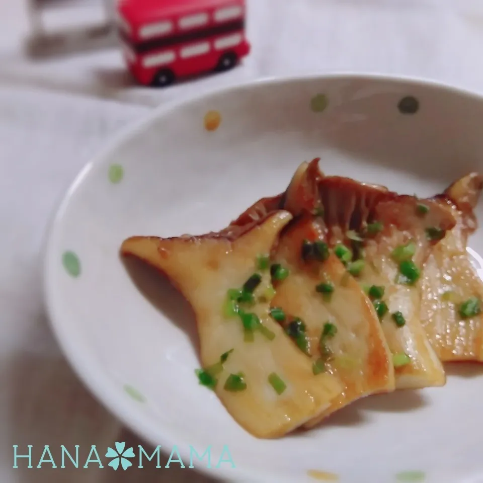 まねっこ♡エリンギの焼肉のタレバター焼き|花ママさん