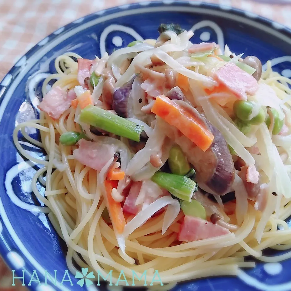 Snapdishの料理写真:たっぷり野菜♡チーズクリームパスタ|花ママさん