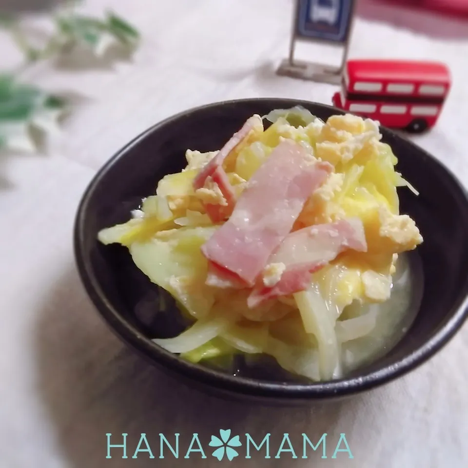 Snapdishの料理写真:キャベツたっぷり♡コンソメ味噌バタースープ|花ママさん