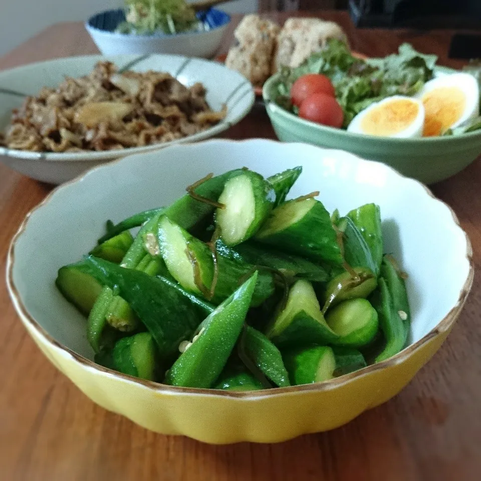 Snapdishの料理写真:きゅうりとオクラの浅漬け|まりおさん