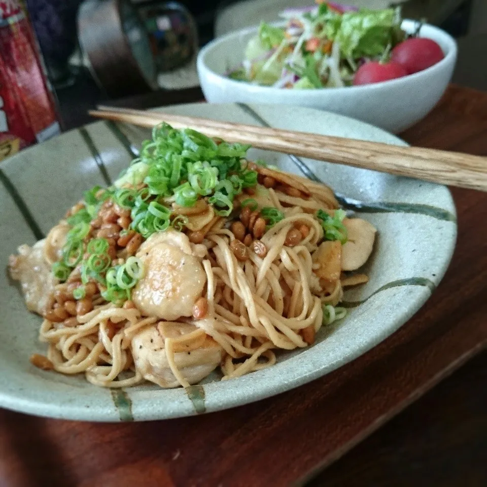 鶏と納豆のにんにく醤油スパゲティ風|まりおさん