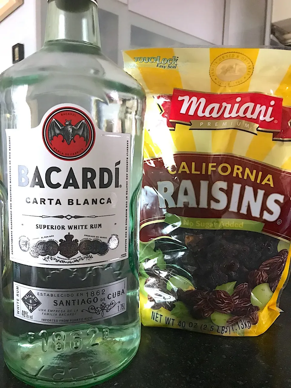 BACARDI１７５０ml
レーズンパン2.２６kg|シュトママさん