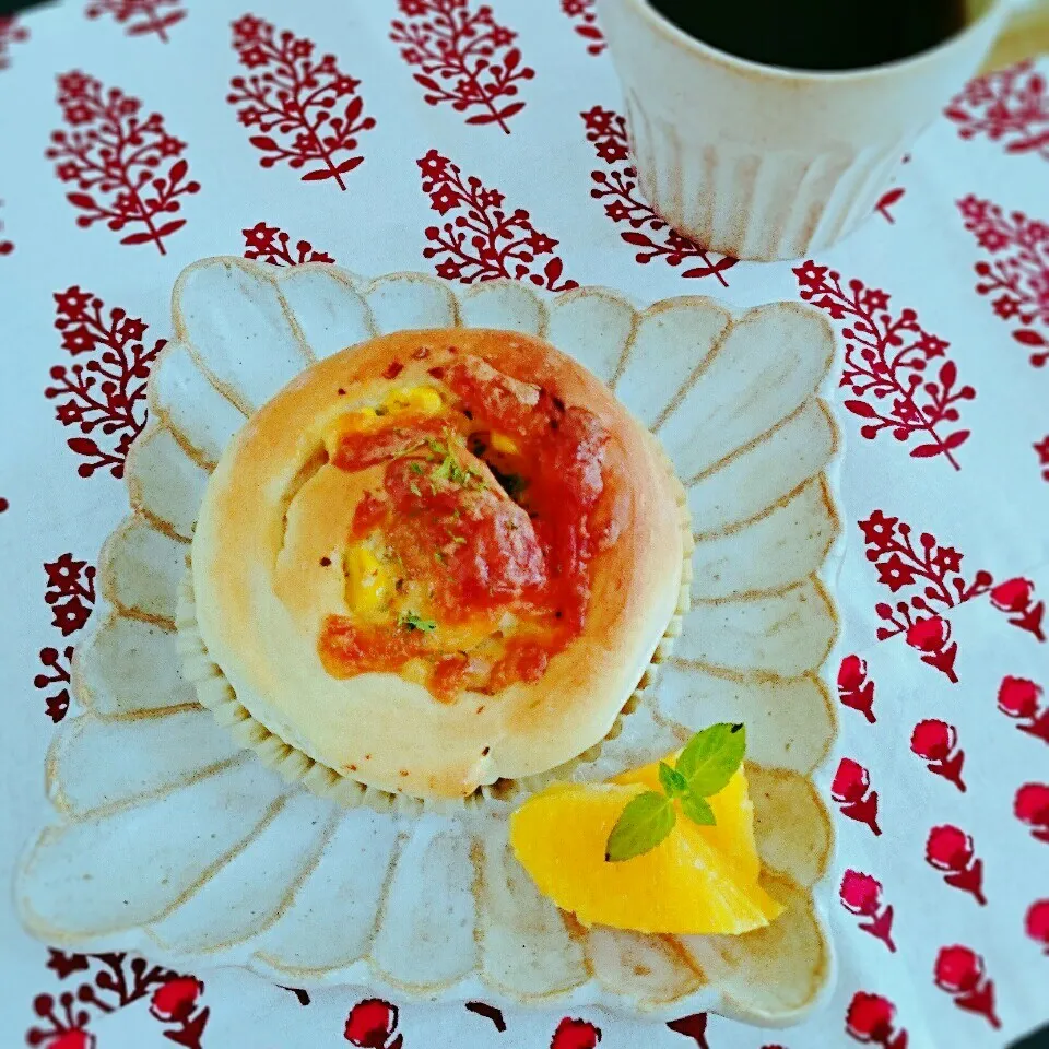 お惣菜パン de 朝ごはん☕🍞🌄|bobbinさん