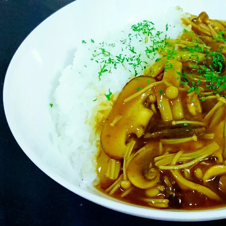 Snapdishの料理写真:もこみち君の🍛和風キノコカレー🍛|bobbinさん