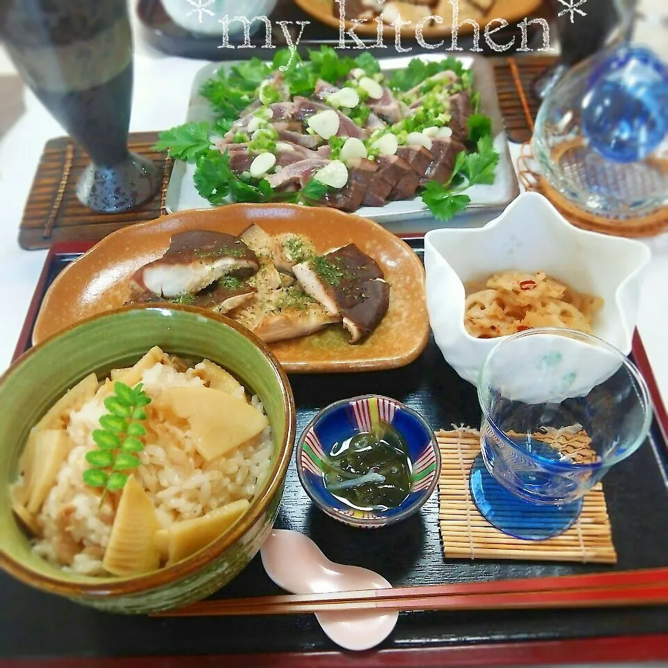 Snapdishの料理写真:本日のお夕飯♪柚子さんの☆タケノコご飯☆で頂きます!!|Kaorinboさん