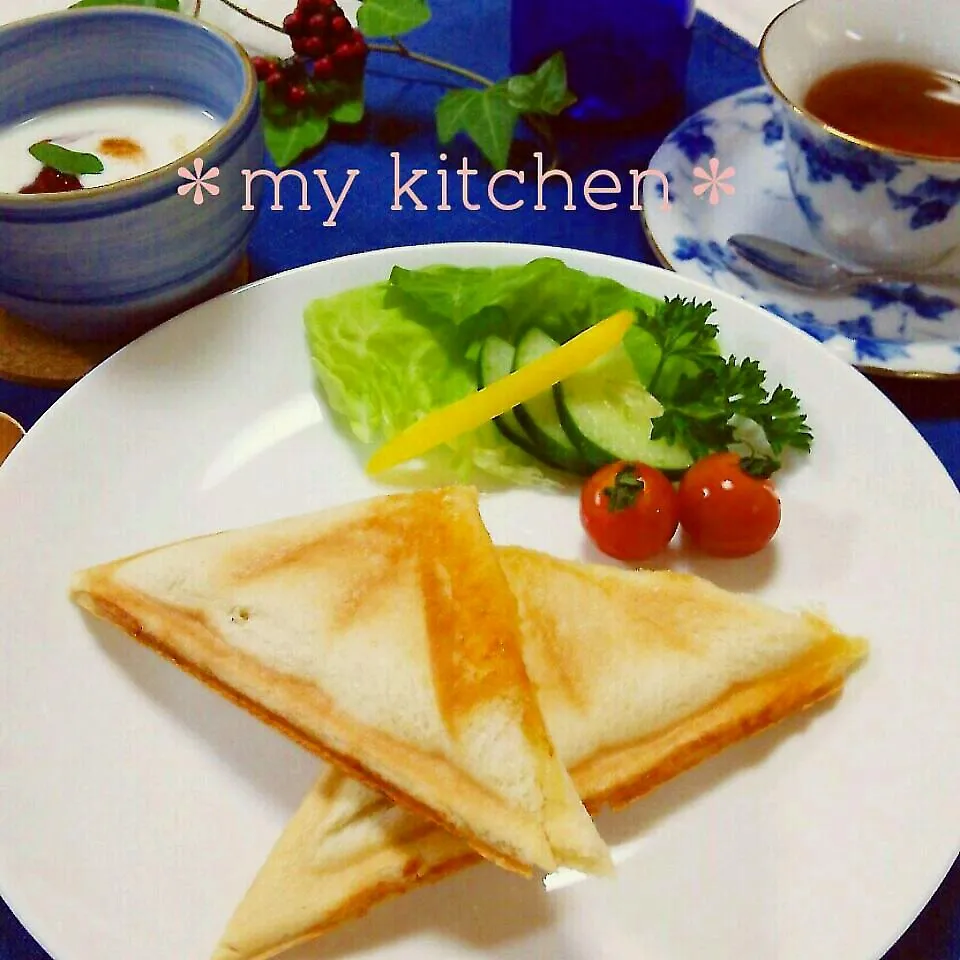 休日の遅い朝食＊ホットサンド♪|Kaorinboさん