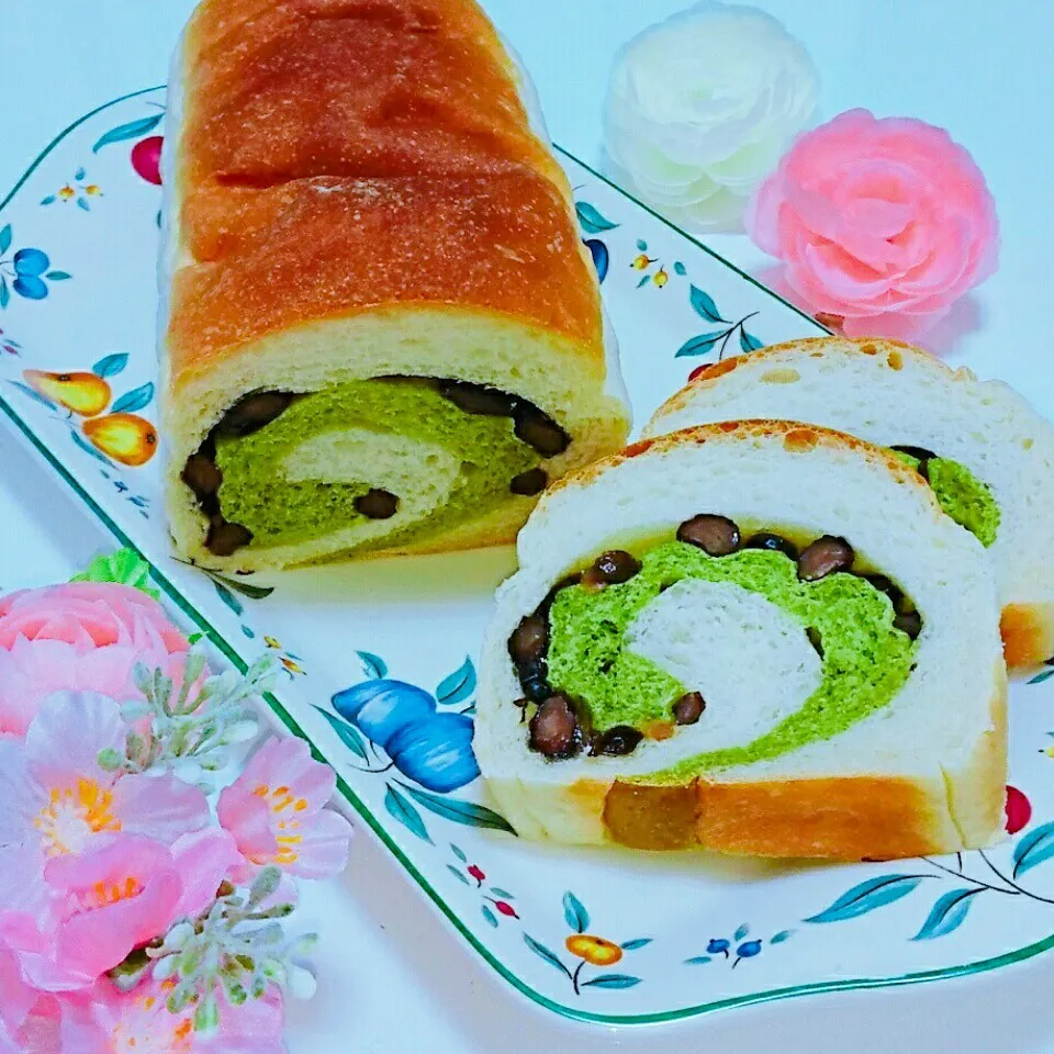 ☆らぶママ☆さんの🌀抹茶と甘納豆のくるくるパン🌀|bobbinさん