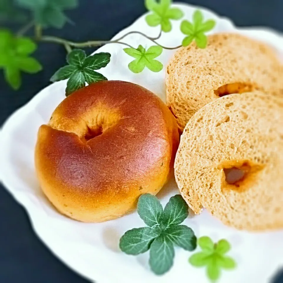 あずきさんの🍅トマトジュースでライ麦ベーグル🍅|bobbinさん