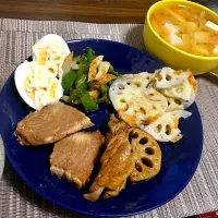 Snapdishの料理写真:レンジでカジキの甘酢漬け、蓮根と手羽中の照り焼き煮込み、レンコンのチーズ焼き、ピーマンと竹輪のマヨめんつゆ炒め|たまさん