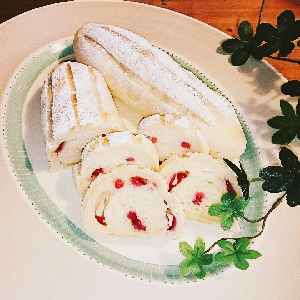 マリンさんの🍓ハースを超えた湯種ハース🍓|bobbinさん