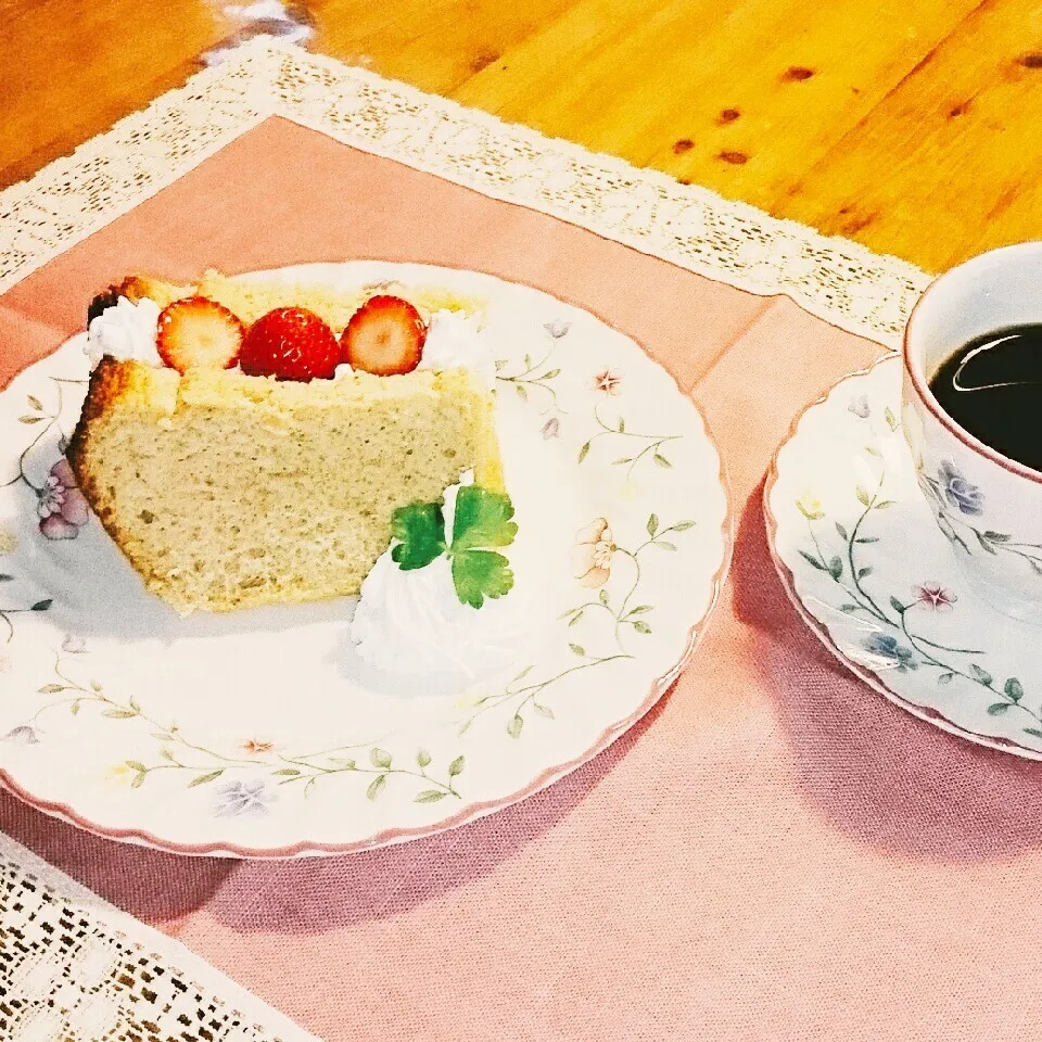 のりPさんのノンオイル🍓いちごシフォンケーキ🍓|bobbinさん