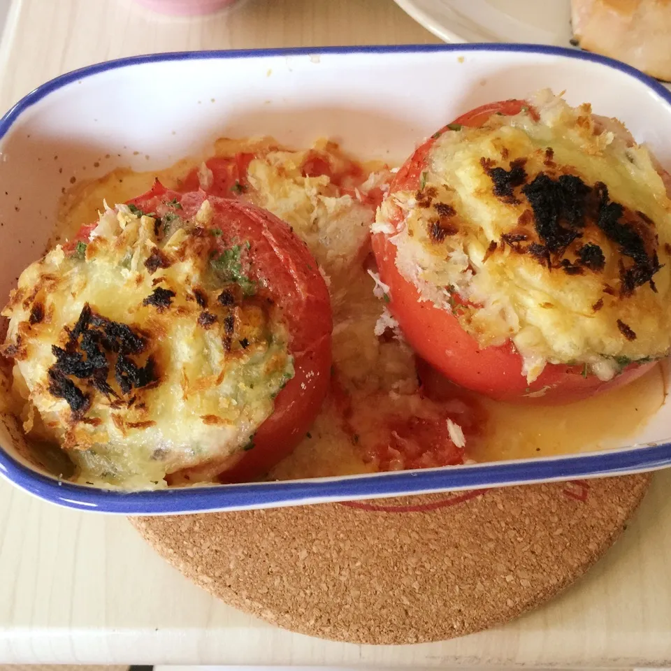 まねっこ★丸ごとトマトのチーズパン粉焼き|このみんさん