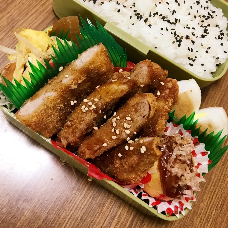 Snapdishの料理写真:中3男子弁当♡ヒレカツ|utaさん