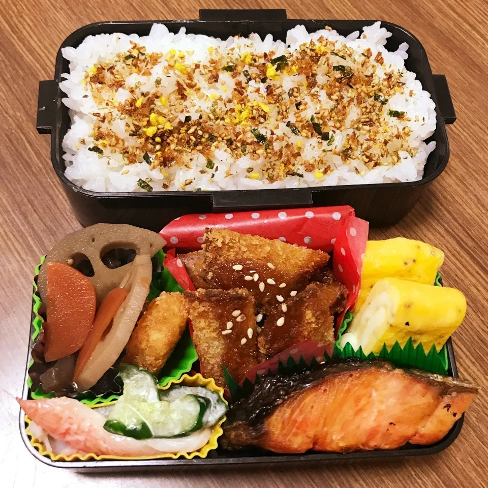 Snapdishの料理写真:中2 男子弁当♡焼き鮭どーん‼︎|utaさん