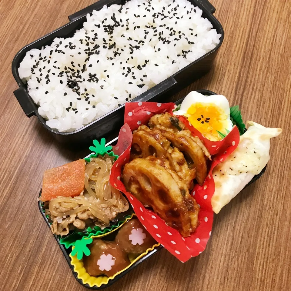 Snapdishの料理写真:中2 男子弁当♡レンコン挟み焼き|utaさん