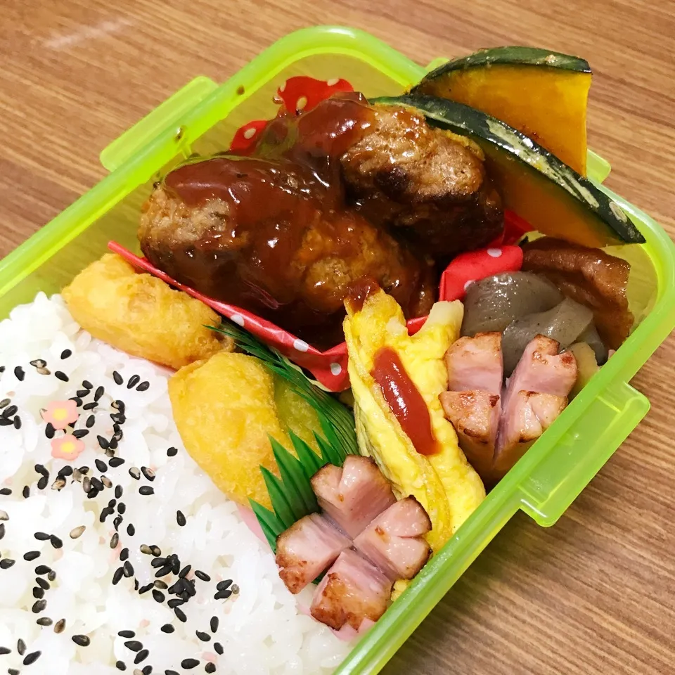 Snapdishの料理写真:高3男子弁当♡煮込みハンバーグ〜今日は🌀自宅待機！|utaさん