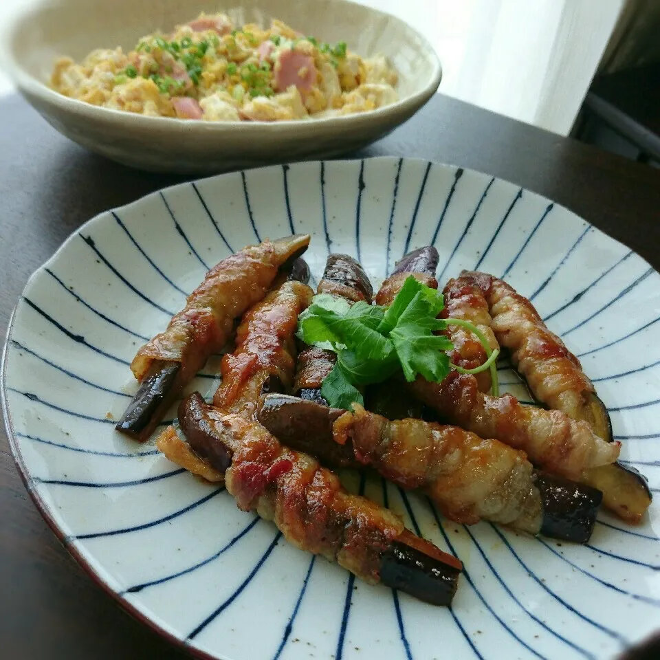 肉巻き茄子のしょうが焼き&ペペロン炒り豆腐|まりおさん