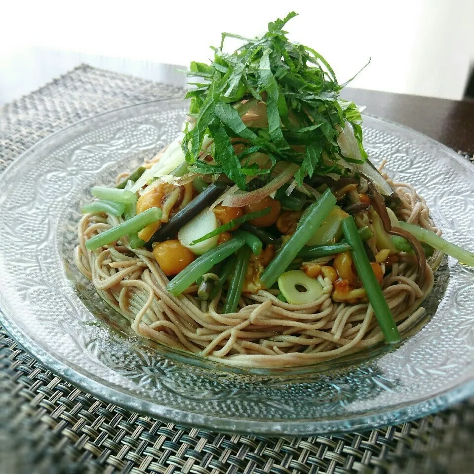 デジャブな山菜なめこ冷やし蕎麦|まりおさん