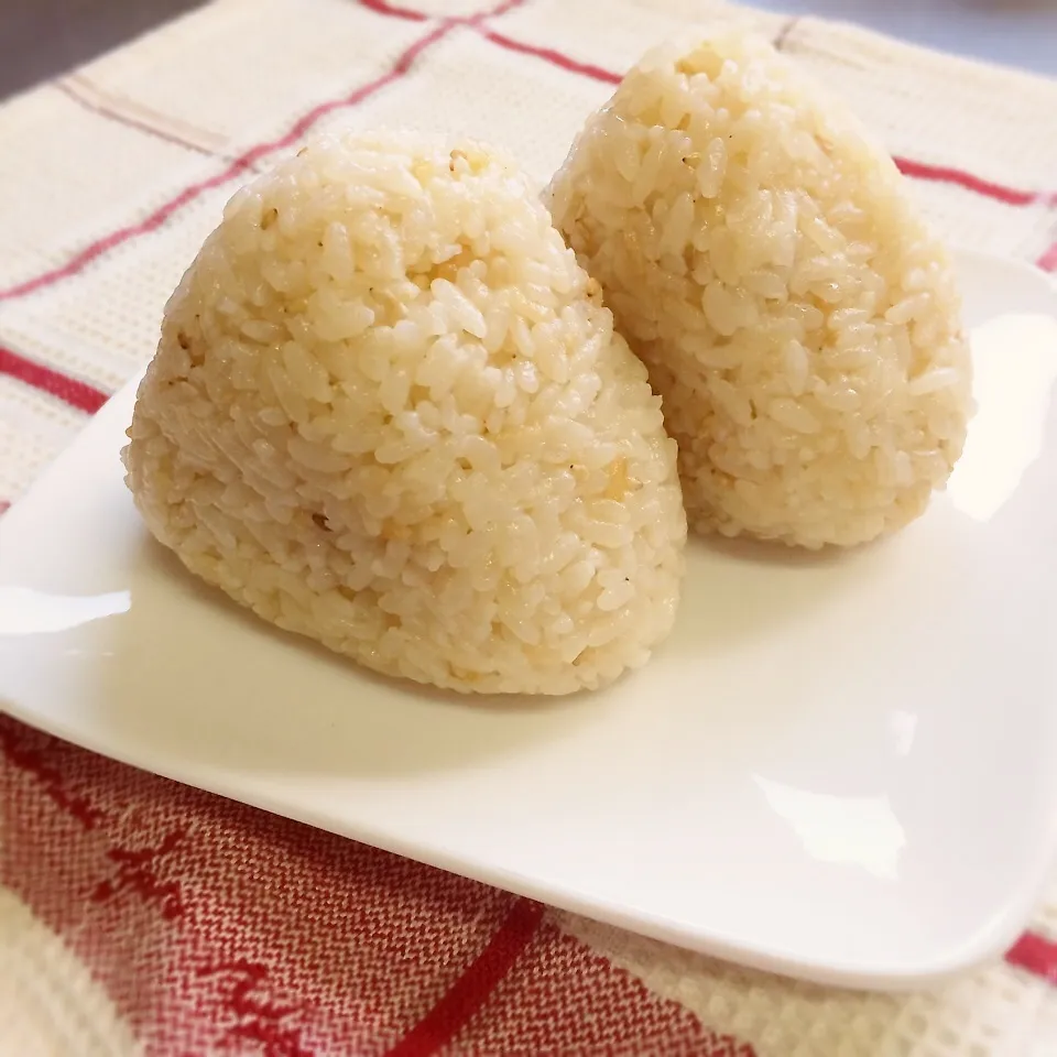 akoさんの醤油飯おにぎり|あっつさん