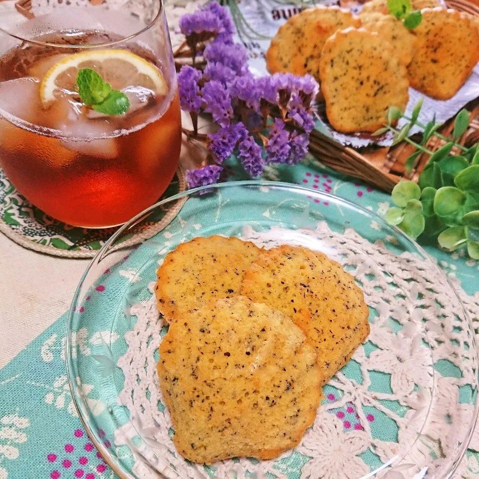 Snapdishの料理写真:ぷらっとさんの☆ほうじ茶マドレーヌ♪|とまと🍅さん