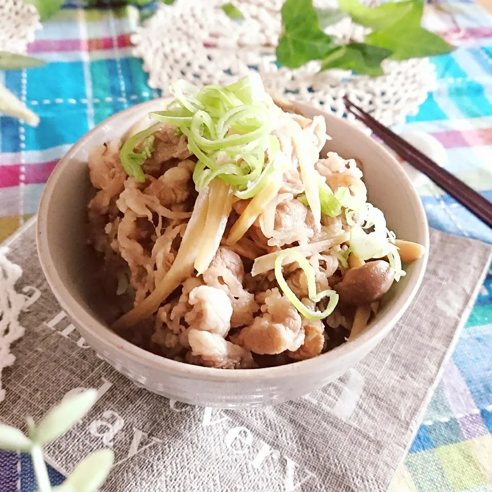 Snapdishの料理写真:ゆーママさんの☆牛しぐれ煮deお一人様DO～N🎶|とまと🍅さん