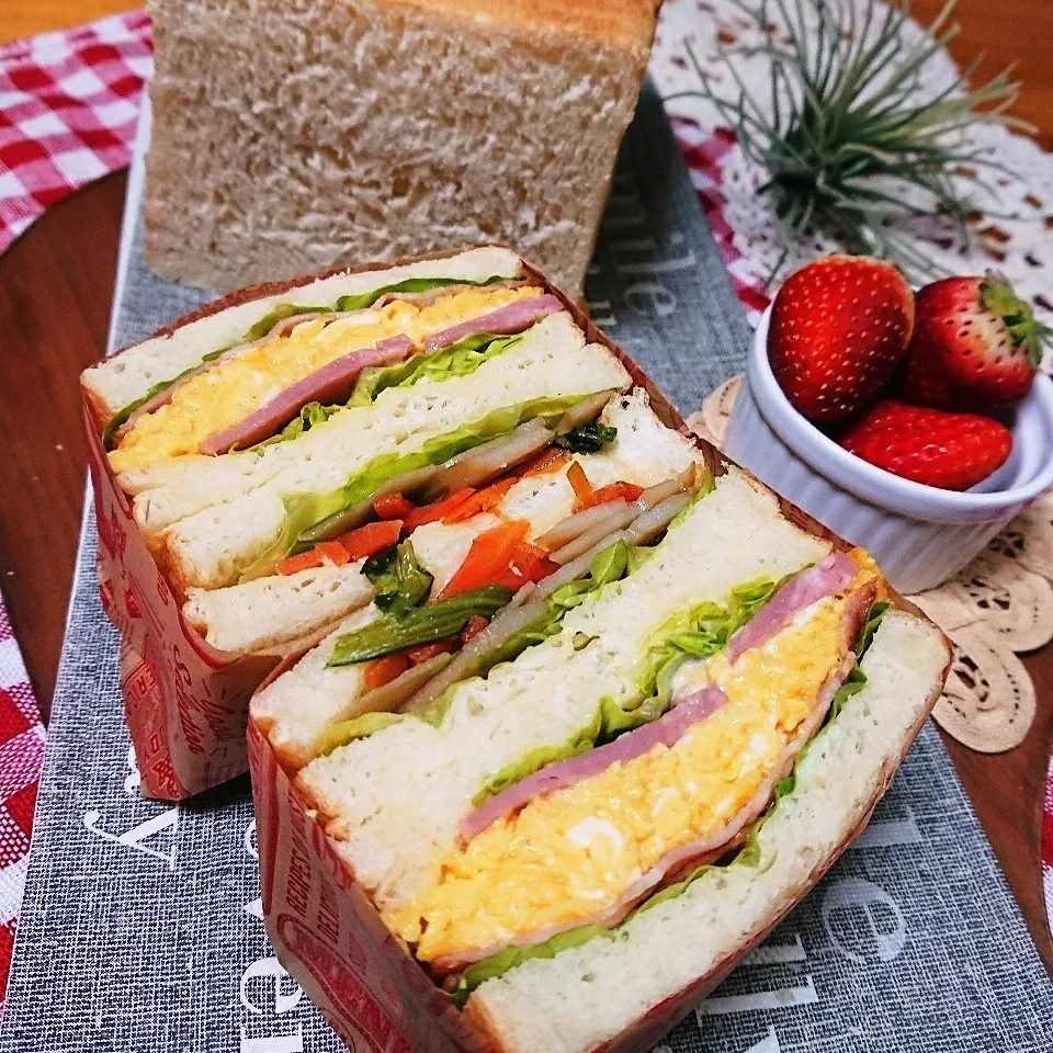 マリンちゃんの生食パンでサンドイッチ🎶|とまと🍅さん