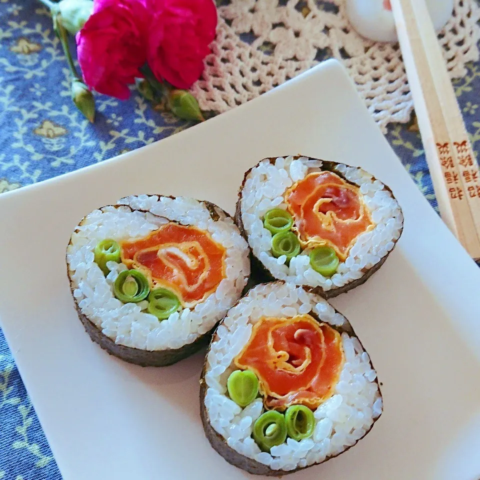 なほちゃんの☆薔薇の巻き寿司～|とまと🍅さん