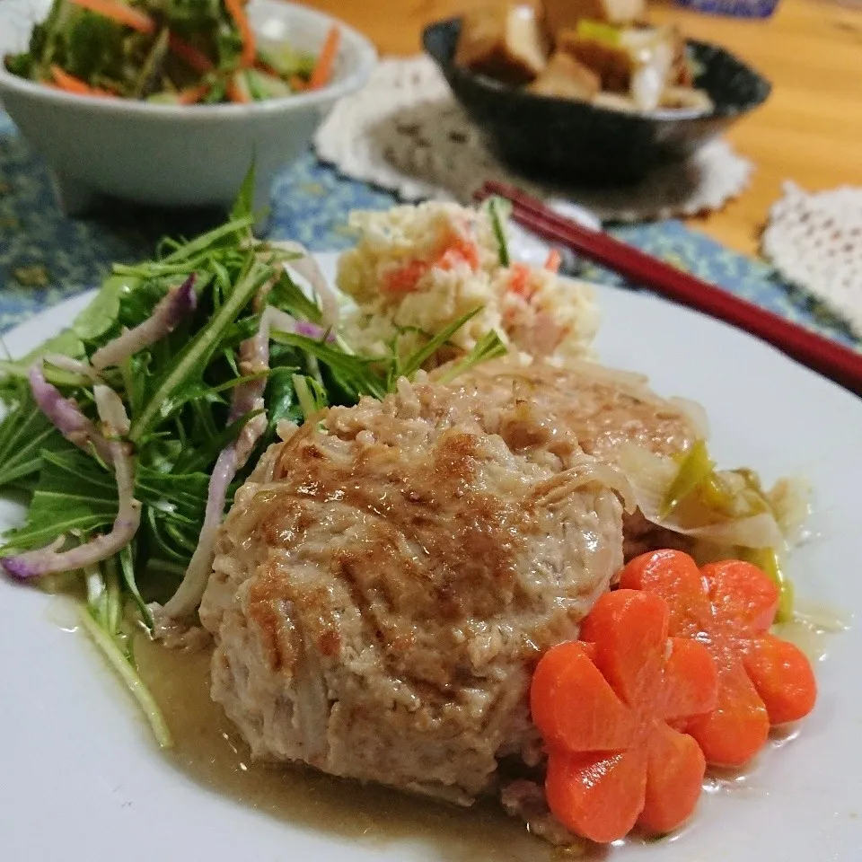 うさぎちゃんのもやしたっぷりしゃきしゃきバーグ～♪|とまと🍅さん