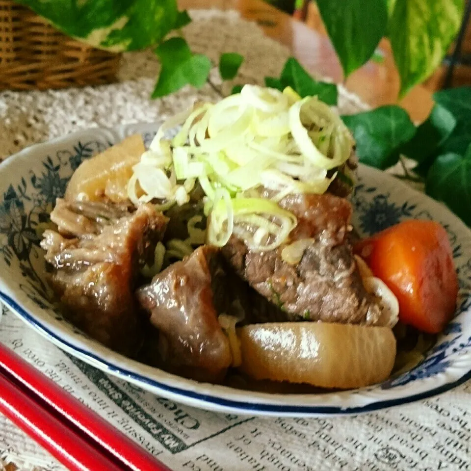 圧力で簡単‼牛スジ煮込み～|とまと🍅さん