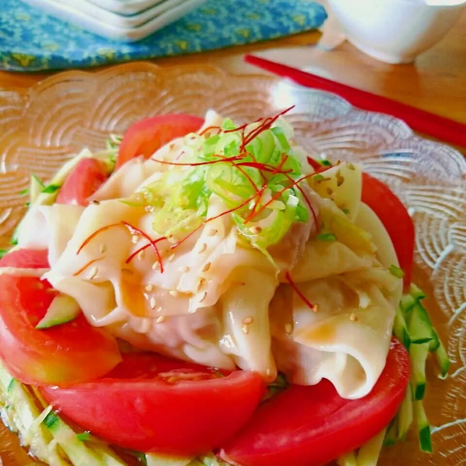 Snapdishの料理写真:うさぎちゃんの❄冷やりつるん～🎵冷やしワンタンサラダ～|とまと🍅さん